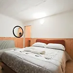 Bandiera Bro Apartment *